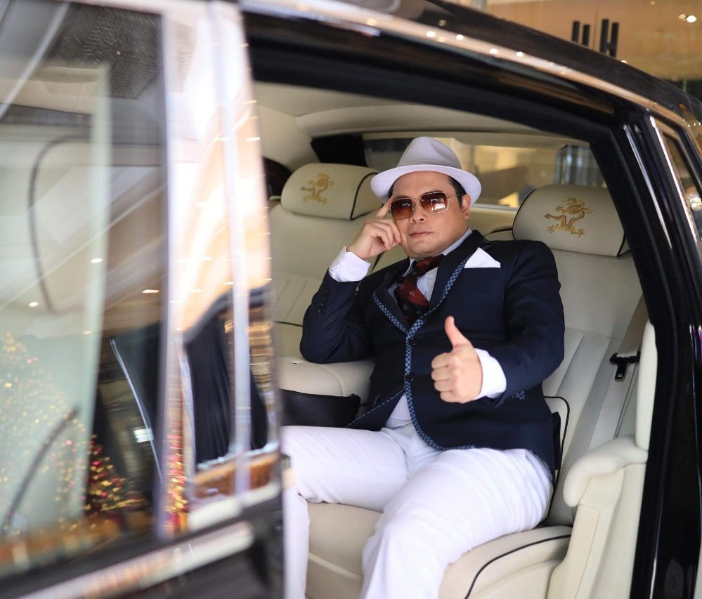 About Saigon Airport Limousine Transfers Celebrity MasterChef Jack Lee in Rolls-Royce